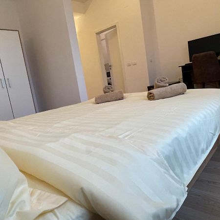 New Central Nr1 Self Checkin Oldcity Center Paid Parking With Lift 티미쇼아라 외부 사진